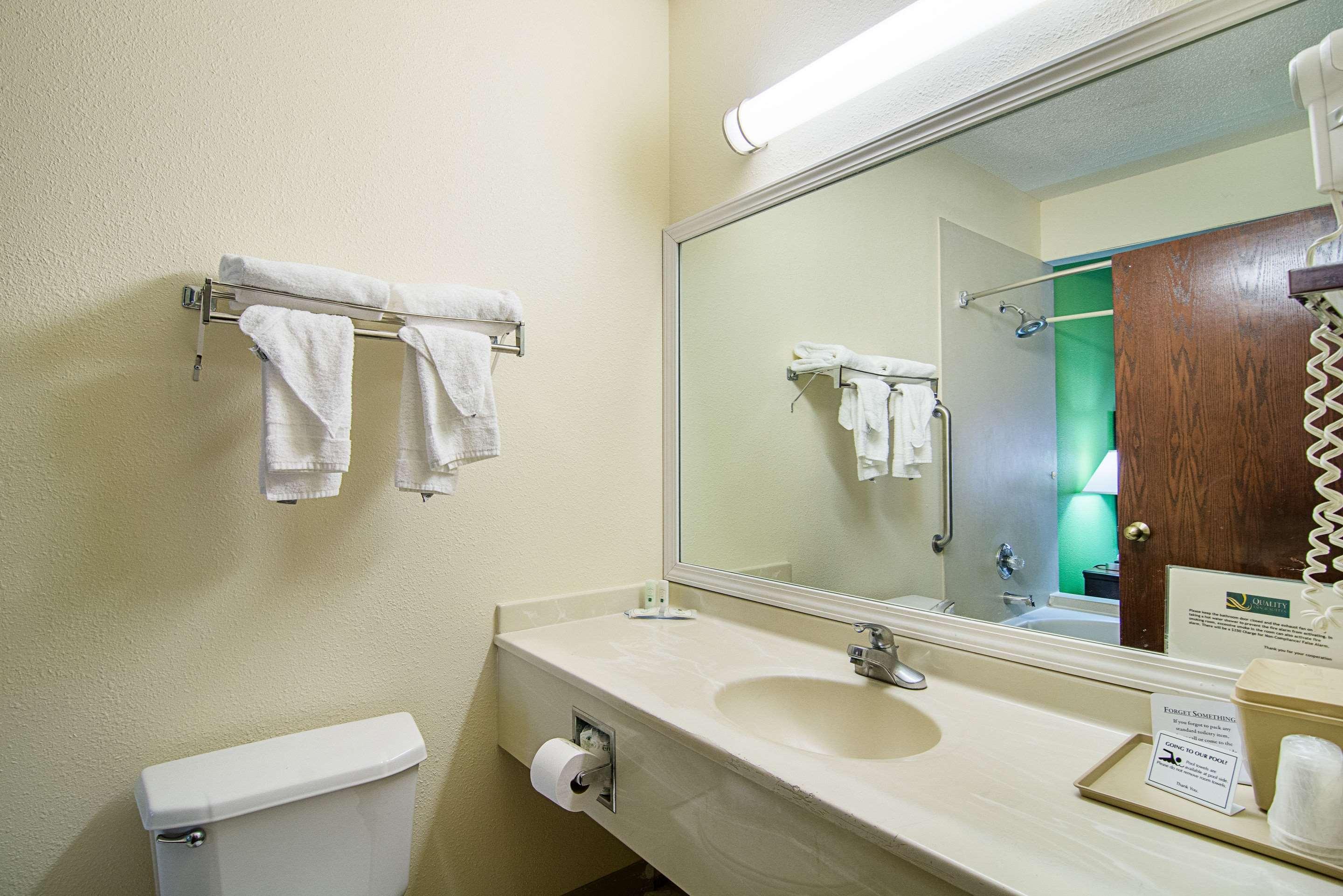 הארווי Quality Inn & Suites Near I-80 And I-294 מראה חיצוני תמונה